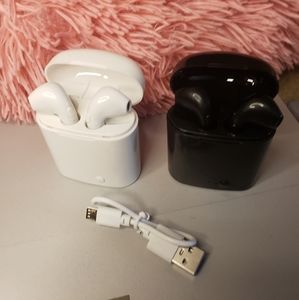 I7S wireless  Bluetooth  with  charger case